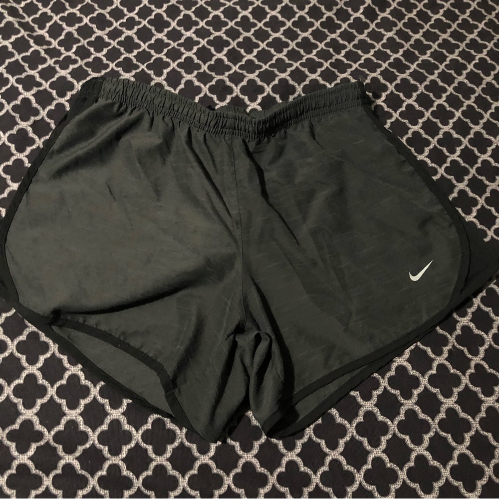 NIKE Dri-Fit Women's Size Large Black Athletic Running Shorts.